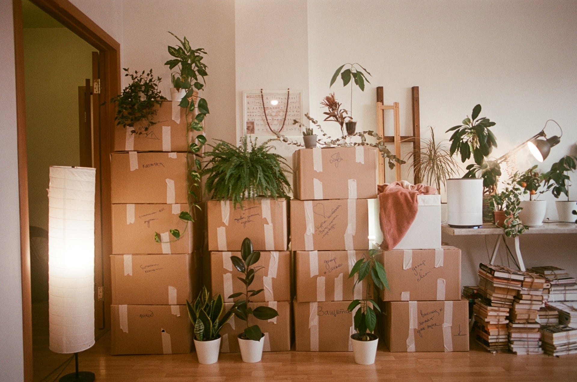 Part 1: “Smooth Moves: Your Essential Move-Out Cleaning Checklist”